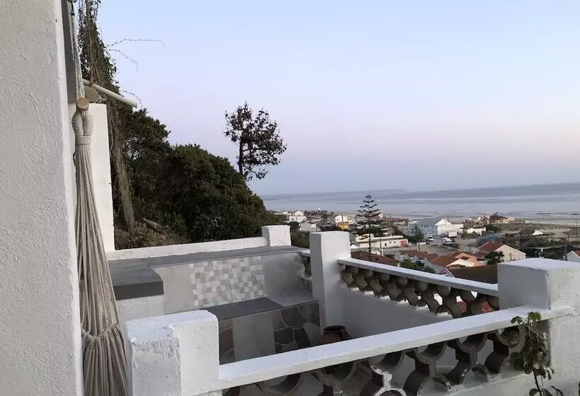 ペンション Fonte Da Telha Cliff House