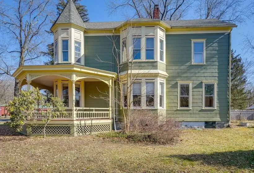 Pet Friendly Hudson Home Near Won Dharma Center!