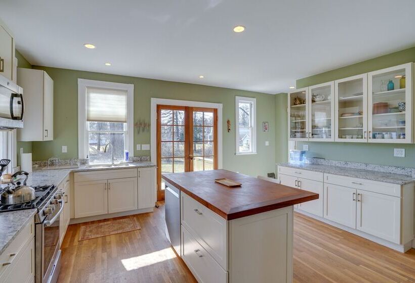 Pet Friendly Hudson Home Near Won Dharma Center!