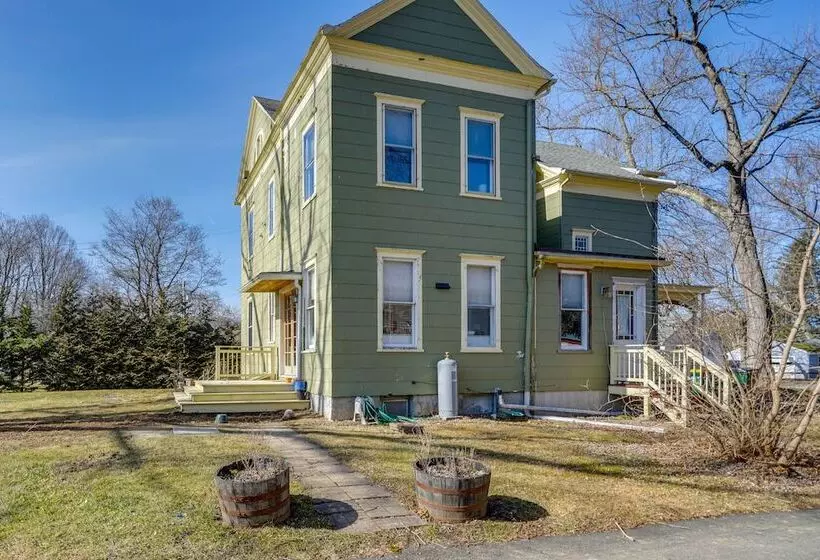 Pet Friendly Hudson Home Near Won Dharma Center!