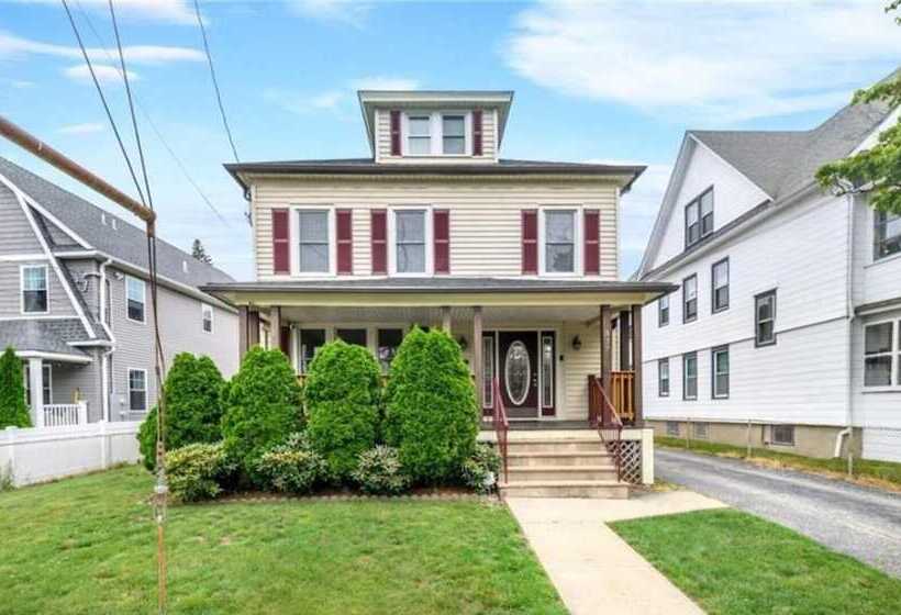 اقامتگاه Black Rock Home 4 Bed Jacuzzi Bath Beach