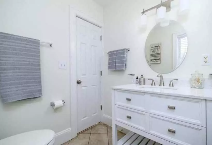 Residenssi Black Rock Home   4 Bed   Jacuzzi Bath   Beach