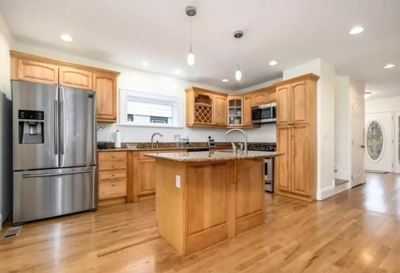 Residenssi Black Rock Home   4 Bed   Jacuzzi Bath   Beach