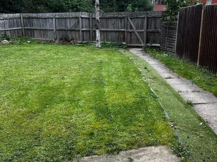 Residenssi Impeccable 4 Bed House In Leicester