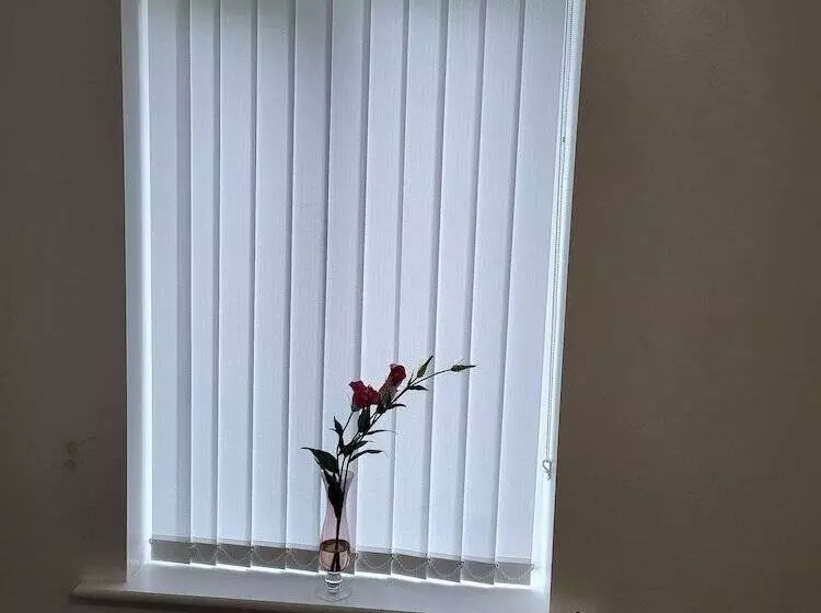 Residenssi Impeccable 4 Bed House In Leicester