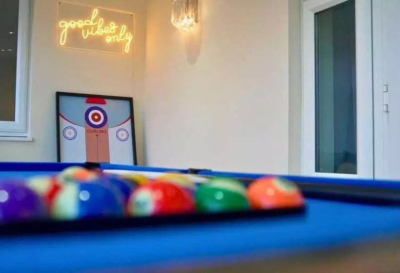 Residenssi Lovely 3 Bed House In Solihull