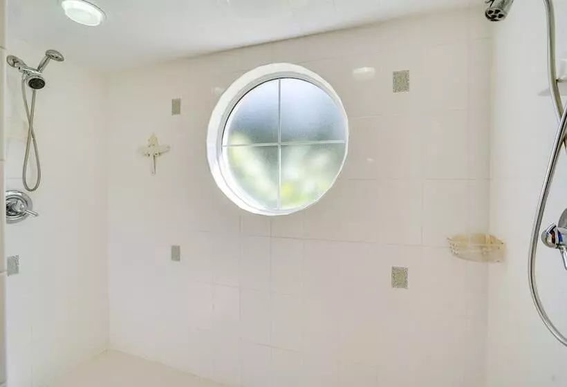 Walk To Lake: Home W/ Screened Porch In Sebring!