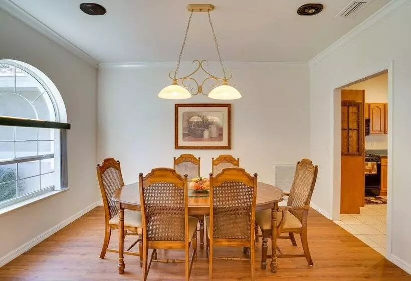 Walk To Lake: Home W/ Screened Porch In Sebring!