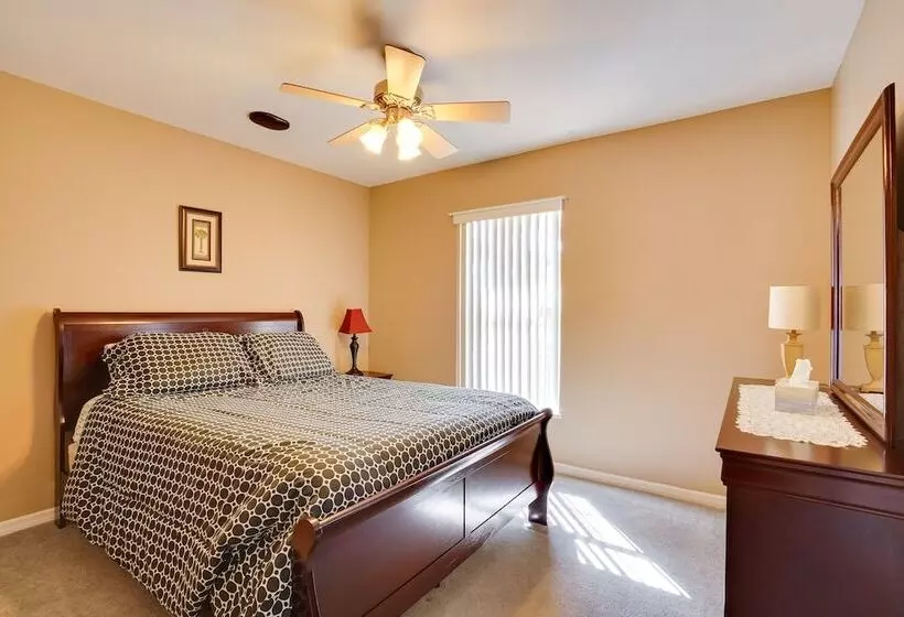 Walk To Lake: Home W/ Screened Porch In Sebring!