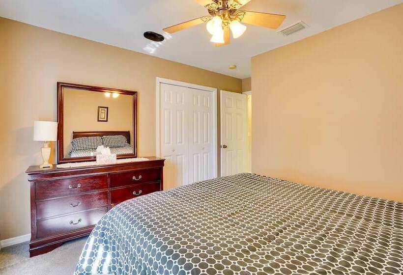 Walk To Lake: Home W/ Screened Porch In Sebring!