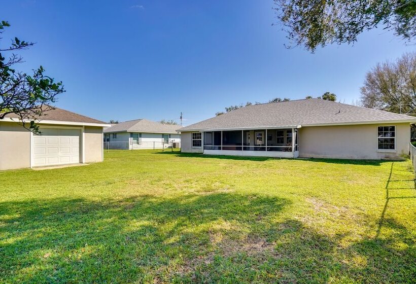 Walk To Lake: Home W/ Screened Porch In Sebring!