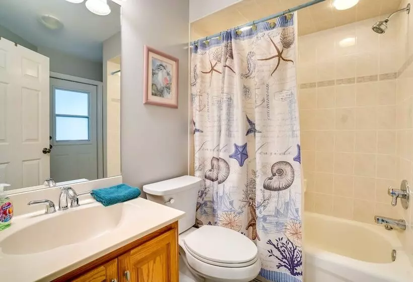 Walk To Lake: Home W/ Screened Porch In Sebring!