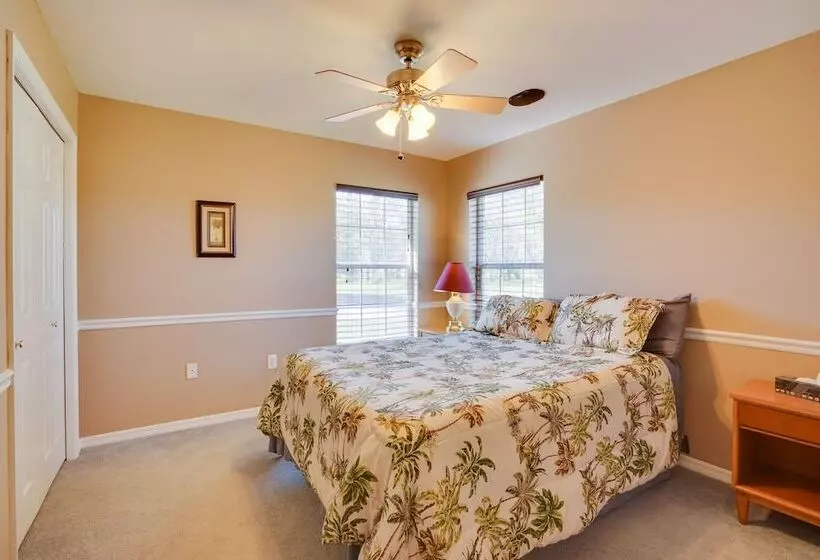 Walk To Lake: Home W/ Screened Porch In Sebring!