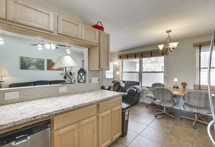 Single Story Gillette Home: Walk To Lake & Trails!