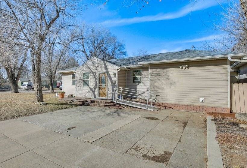 Single Story Gillette Home: Walk To Lake & Trails!