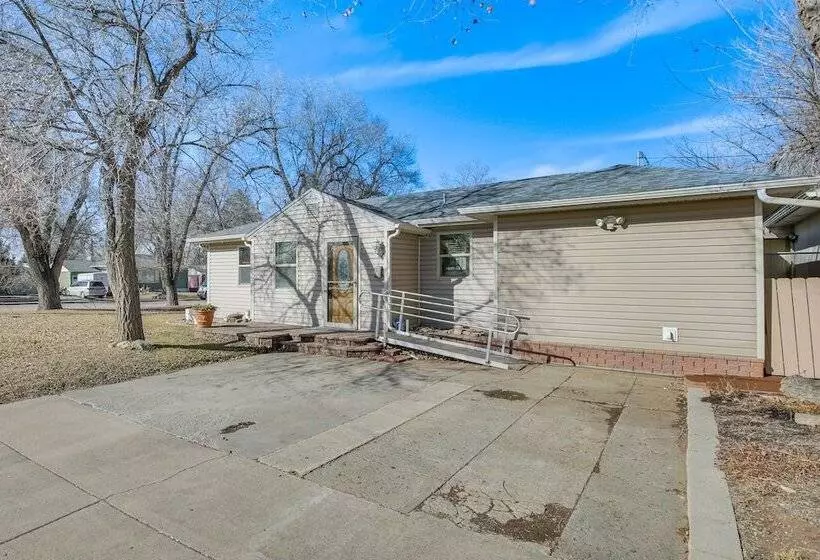 Single Story Gillette Home: Walk To Lake & Trails!