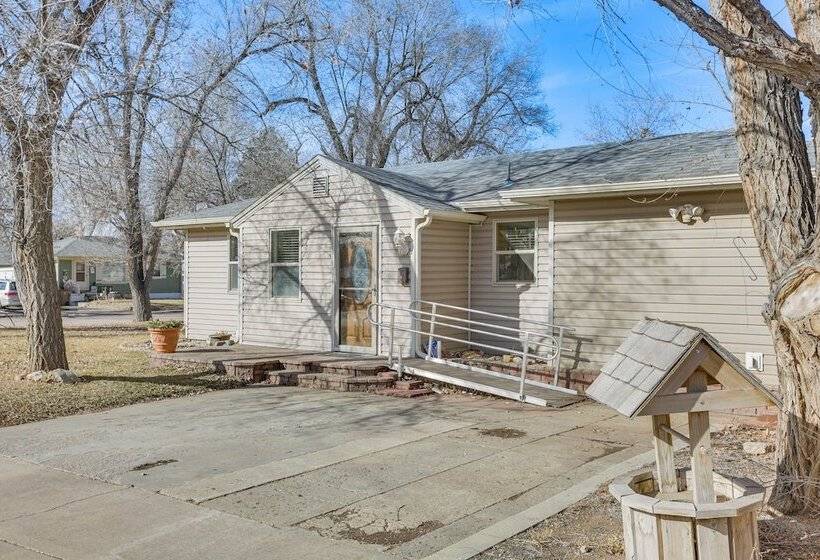 Single Story Gillette Home: Walk To Lake & Trails!