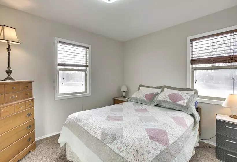 Single Story Gillette Home: Walk To Lake & Trails!