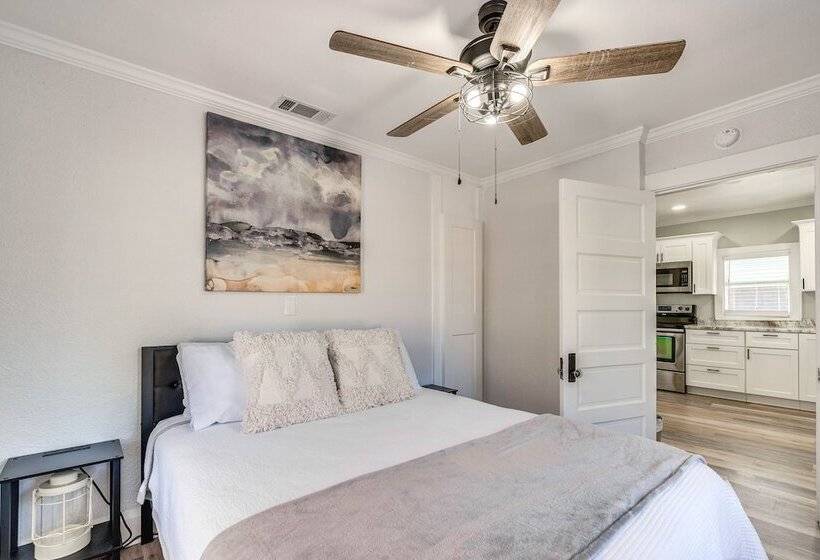 Spring Hill Canal Front Home W/ Kayaks Provided!