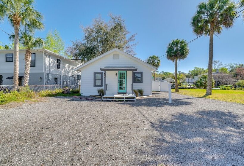 Spring Hill Canal Front Home W/ Kayaks Provided!