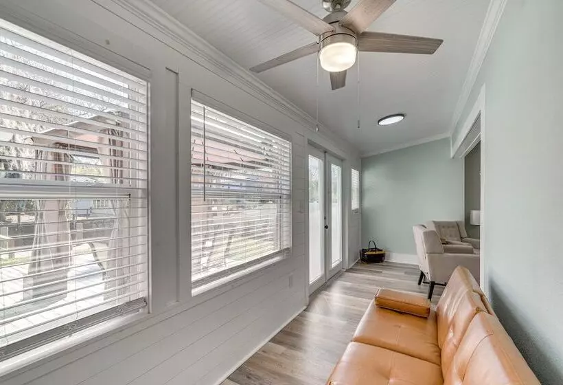 Spring Hill Canal Front Home W/ Kayaks Provided!