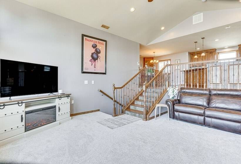 Hot Tub, Pool: 40 Acre Horse Ranch In Kiowa!