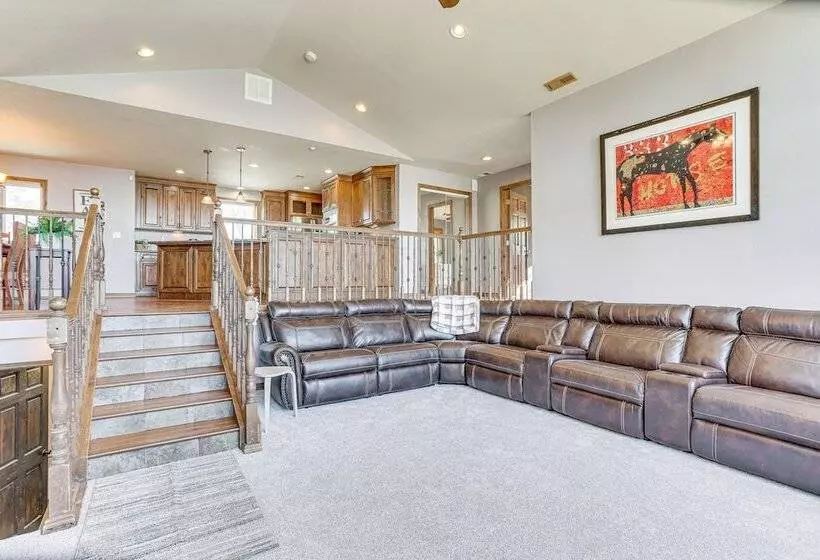 Hot Tub, Pool: 40 Acre Horse Ranch In Kiowa!