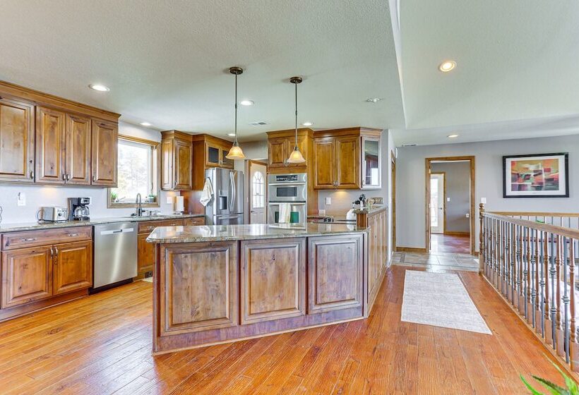 Hot Tub, Pool: 40 Acre Horse Ranch In Kiowa!