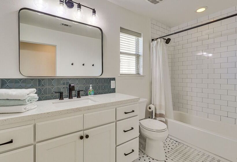 Centrally Located Austin Home W/ Private Patio!