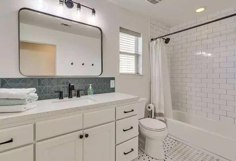 Centrally Located Austin Home W/ Private Patio!