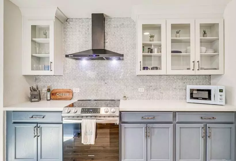 Centrally Located Austin Home W/ Private Patio!