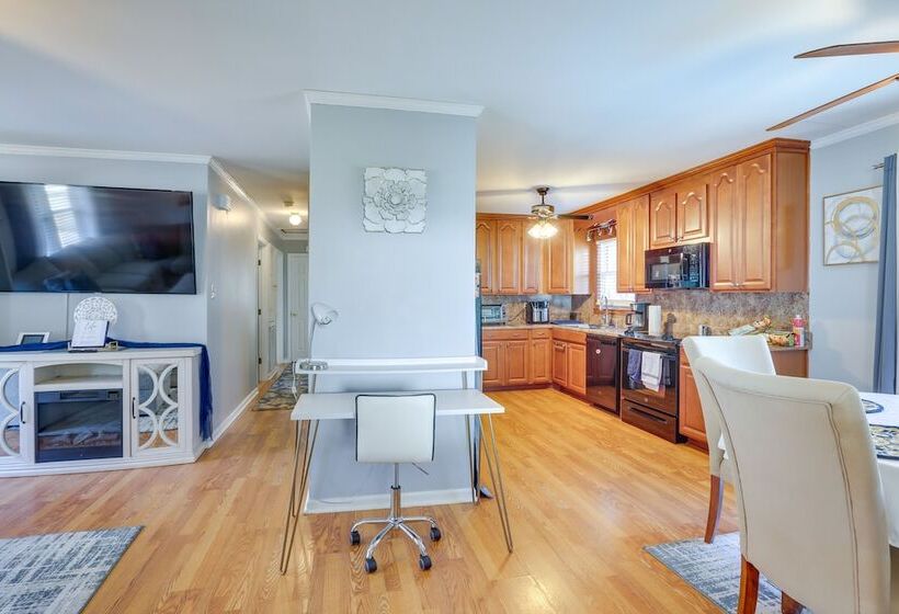 Charming Eden Home W/ Furnished Deck & Fire Pit!