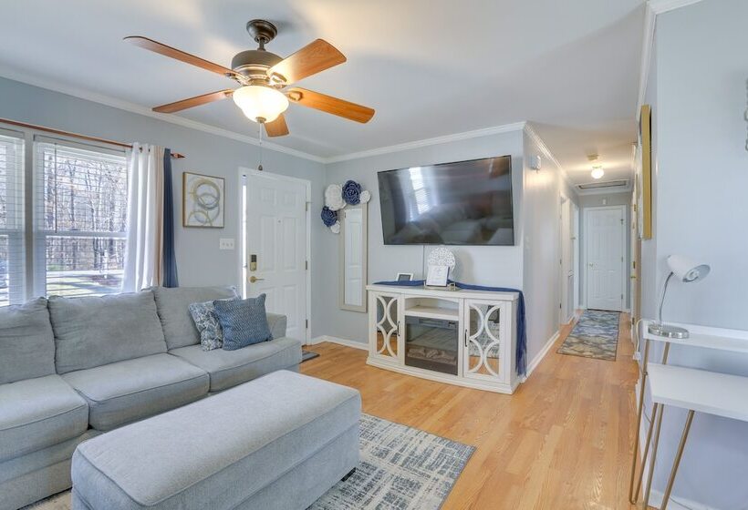 Charming Eden Home W/ Furnished Deck & Fire Pit!