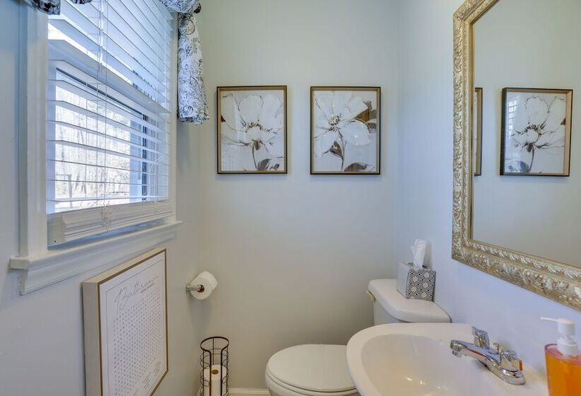 Charming Eden Home W/ Furnished Deck & Fire Pit!