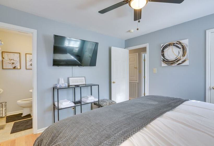 Charming Eden Home W/ Furnished Deck & Fire Pit!