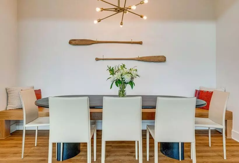 Chic Burnet Home On Lake Buchanan W/ 2 Fireplaces!