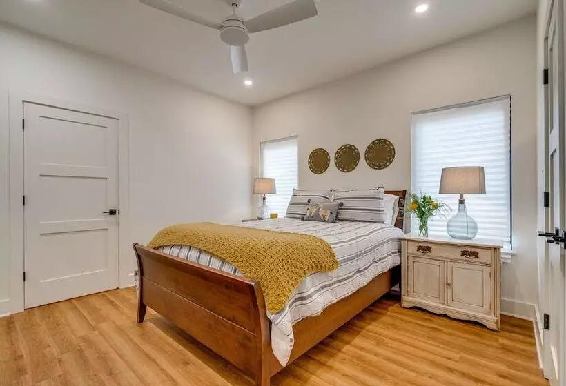 Chic Burnet Home On Lake Buchanan W/ 2 Fireplaces!