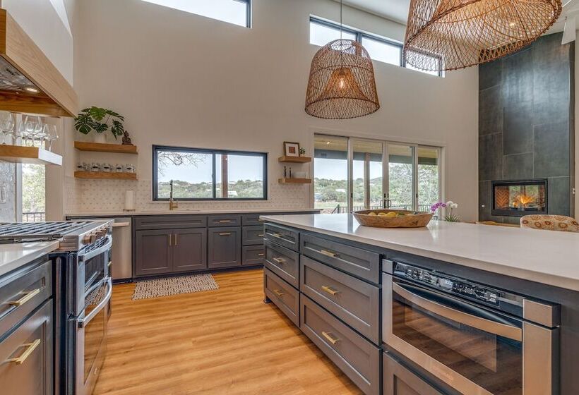 Chic Burnet Home On Lake Buchanan W/ 2 Fireplaces!