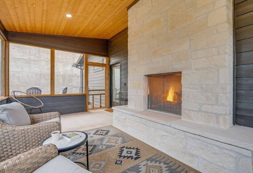 Chic Burnet Home On Lake Buchanan W/ 2 Fireplaces!