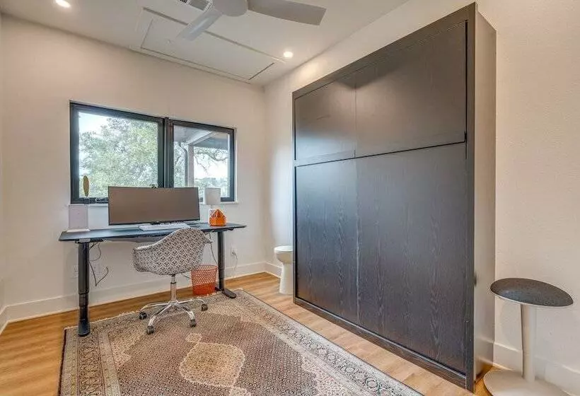 Chic Burnet Home On Lake Buchanan W/ 2 Fireplaces!