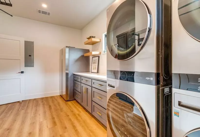 Chic Burnet Home On Lake Buchanan W/ 2 Fireplaces!