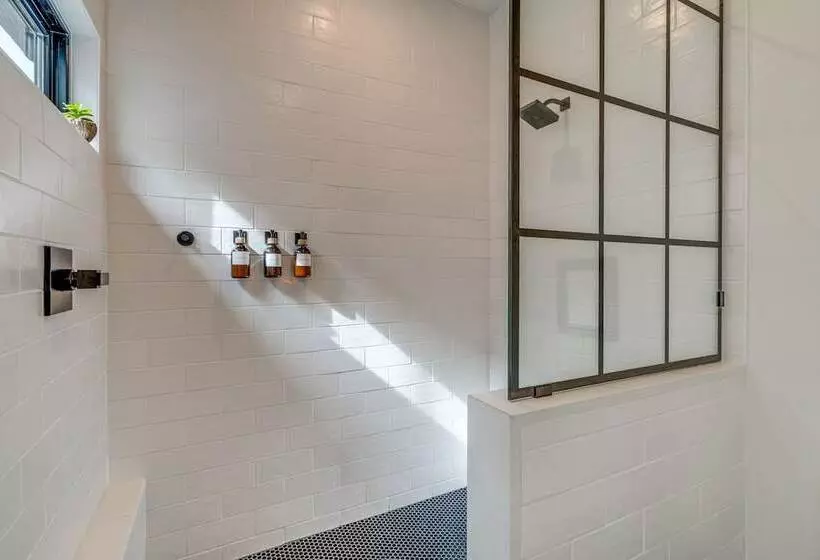 Chic Burnet Home On Lake Buchanan W/ 2 Fireplaces!