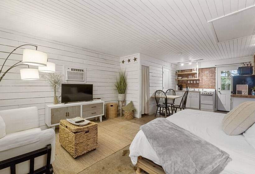 Cowboy Cottage Cottage