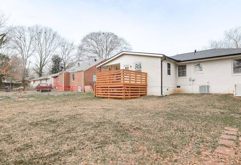 Decatur Home W/ Deck 9 Mi To State Farm Arena!