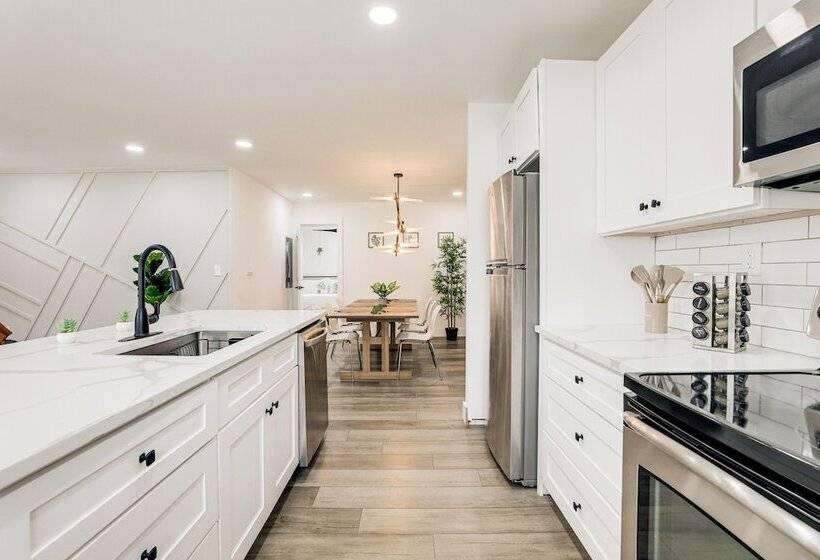 Decatur Home W/ Deck 9 Mi To State Farm Arena!