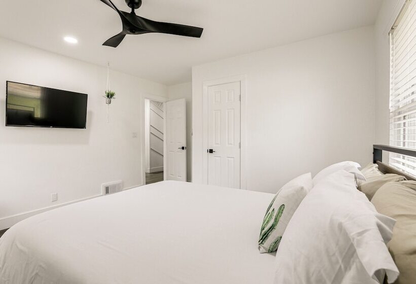 Decatur Home W/ Deck 9 Mi To State Farm Arena!