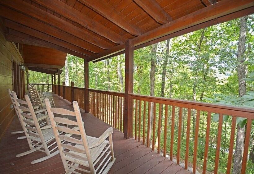 Hickory Hollow Lodge