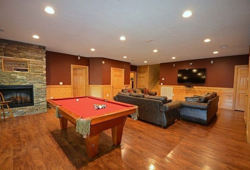 Hickory Hollow Lodge