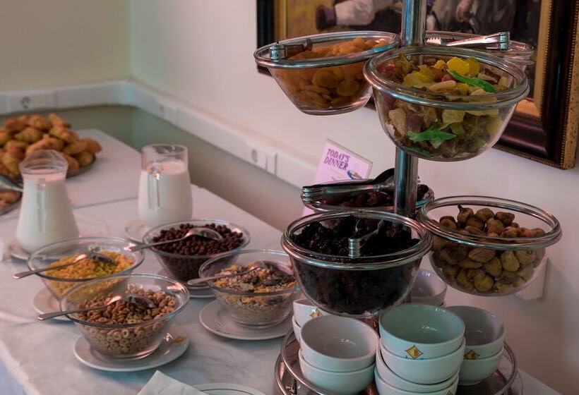 酒店 Chrispy Beach Resort