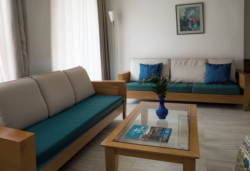 酒店 Chrispy Beach Resort